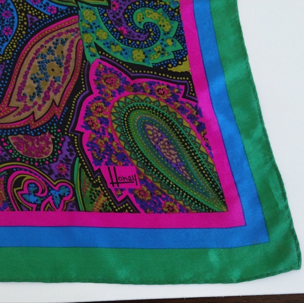 Honey paisley silk scarf - Picture 7 of 11